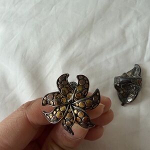 John Hardy 18KGold/925 SterlingSilver 
FLOWER RING AND Dot Ayu Leaf Ring
2 ITEMS